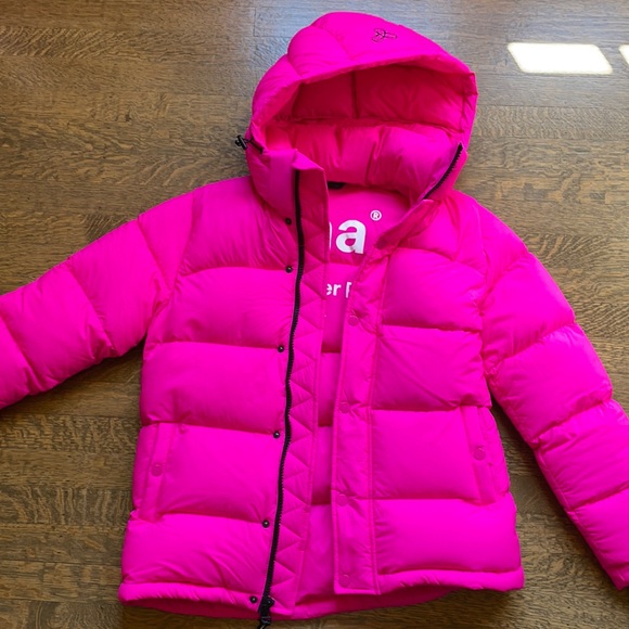Aritzia Tna Neon Pink Super Puff 